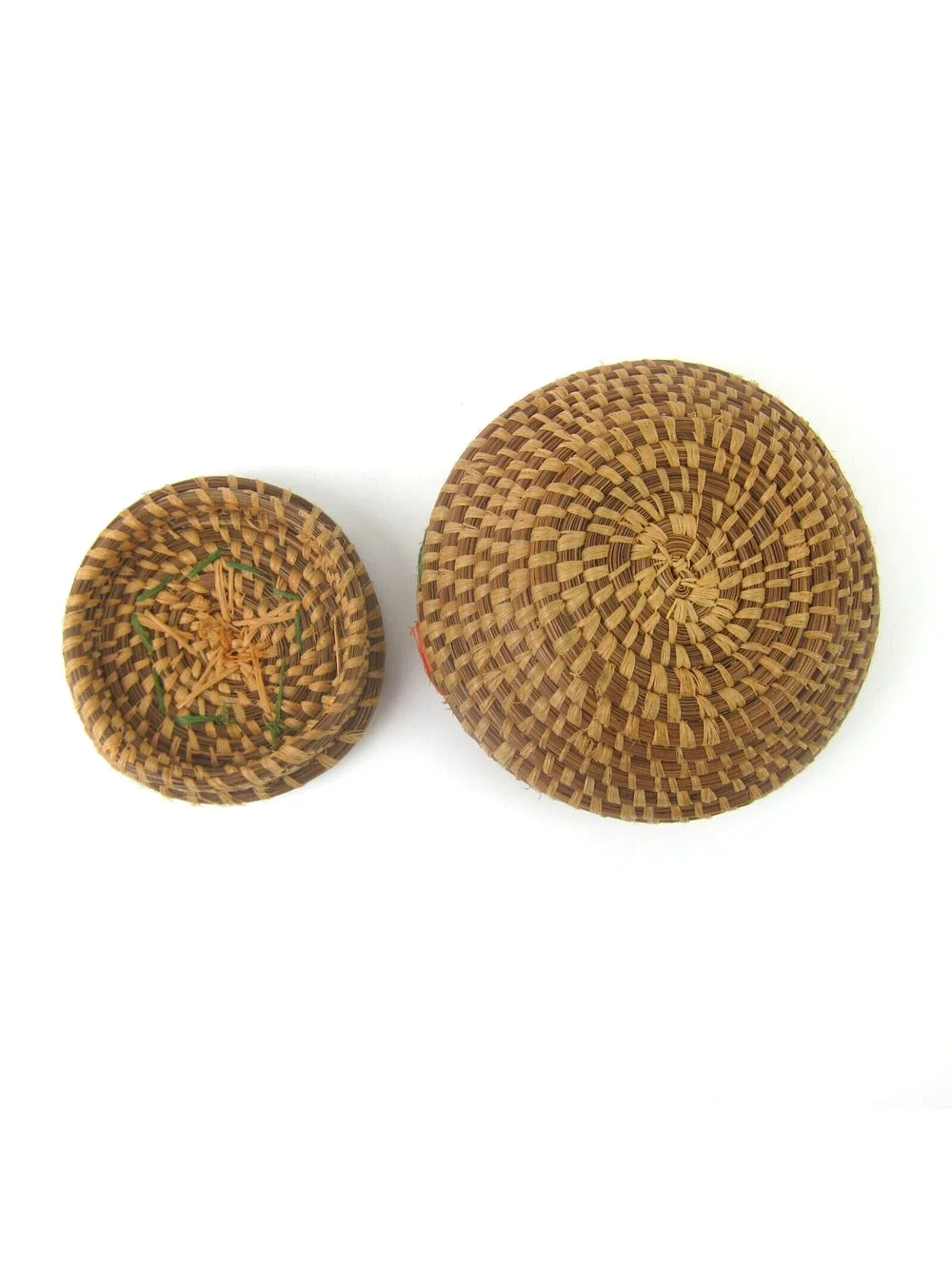 Coushatta Pine Needle Basket Applied Flowers Lidded Native American Vintage RARE